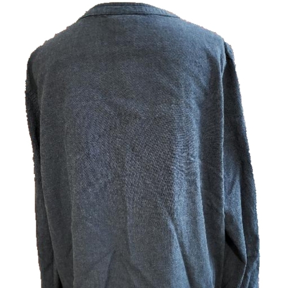 Liz Claiborne size large camp shirt in the color blue - Picture 2 of 12